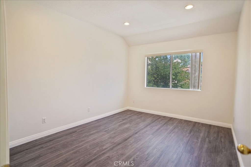 7320 Balboa Boulevard 205