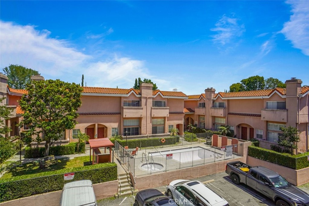7320 Balboa Boulevard 205
