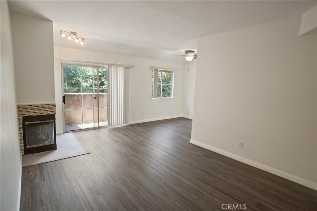 7320 Balboa Boulevard 205