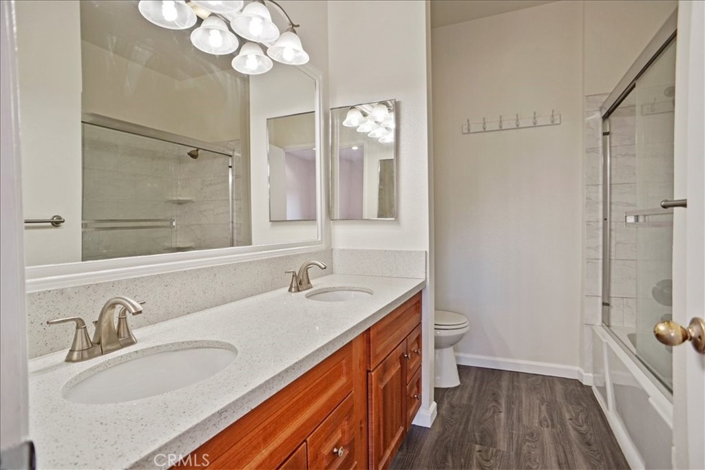 7320 Balboa Boulevard 205
