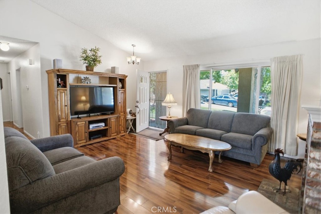37416 17th E