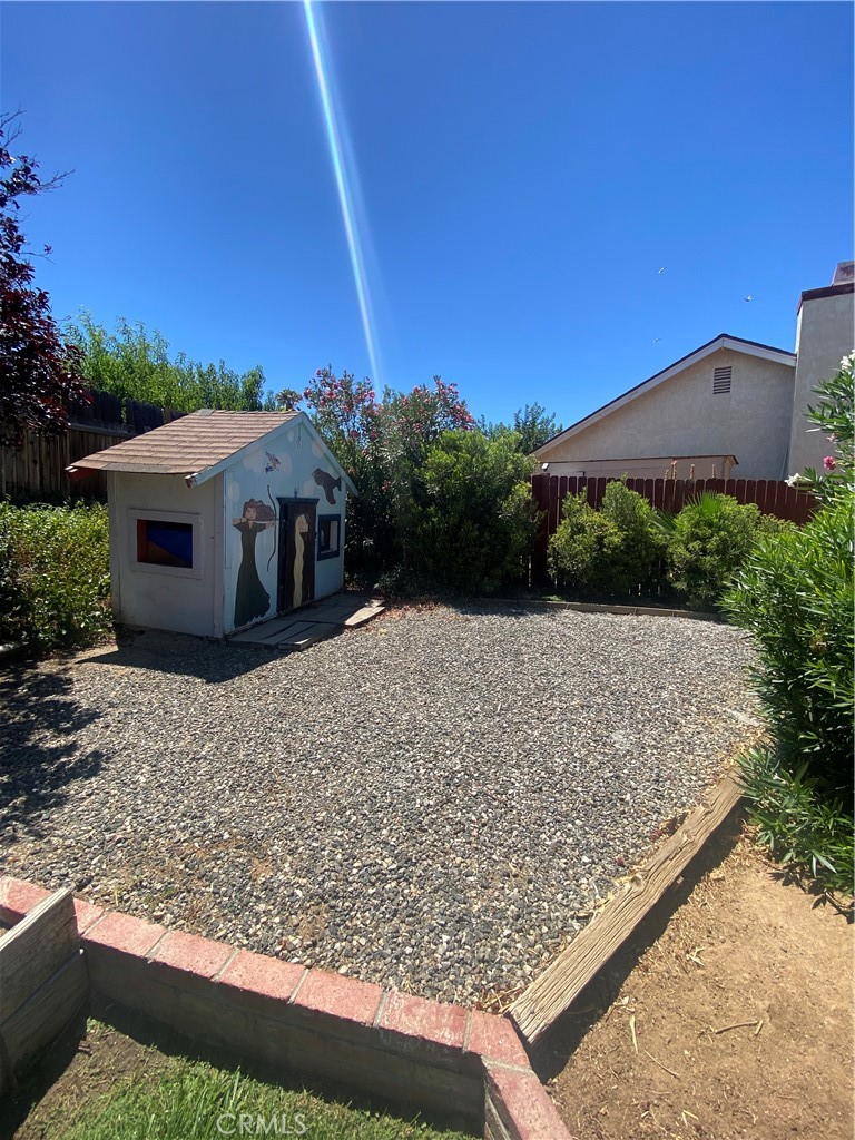 37416 17th E