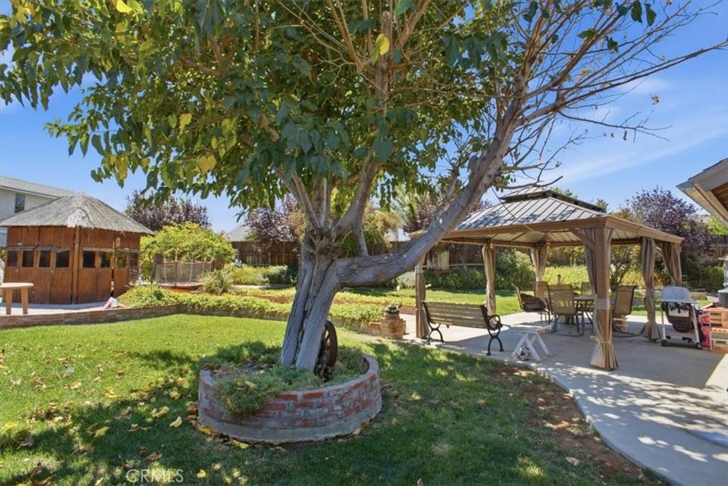 37416 17th E
