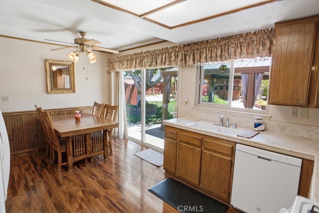 37416 17th E