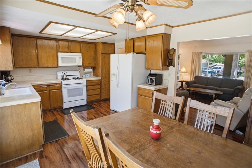 37416 17th E