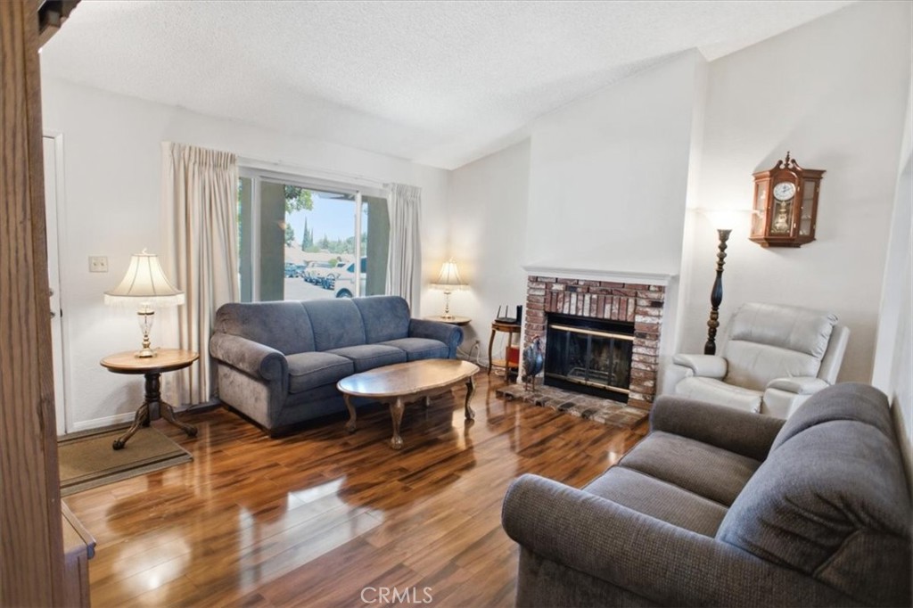 37416 17th E
