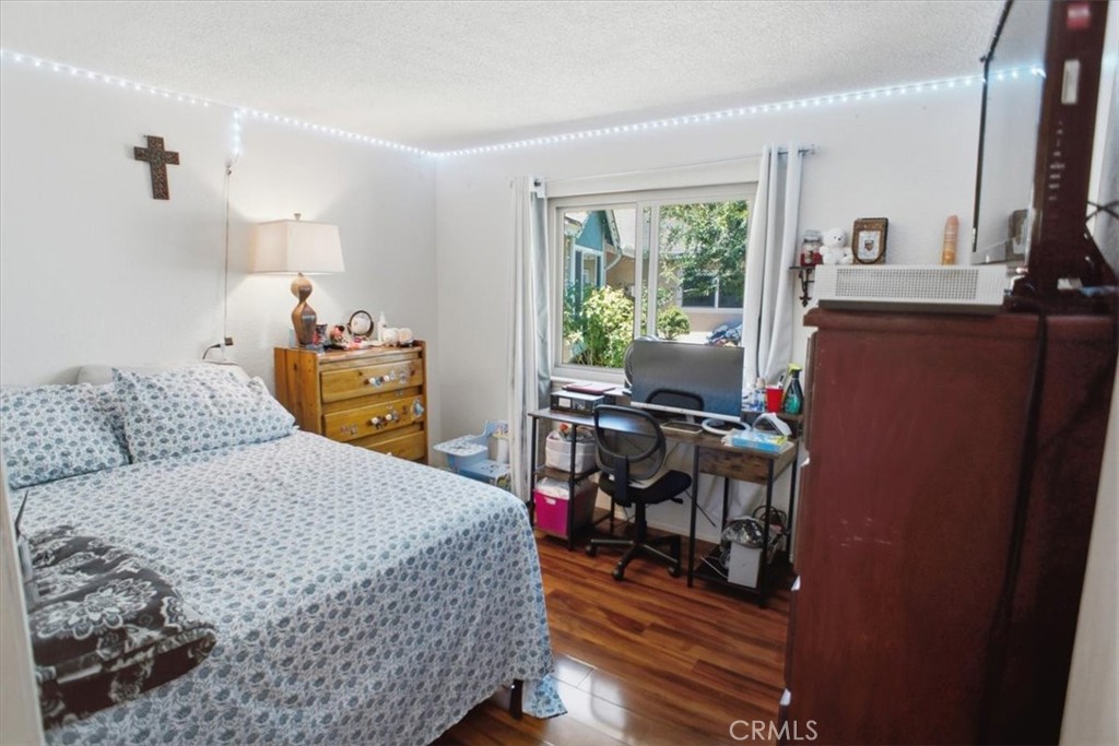 37416 17th E