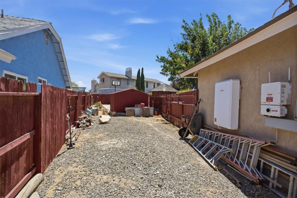 37416 17th E