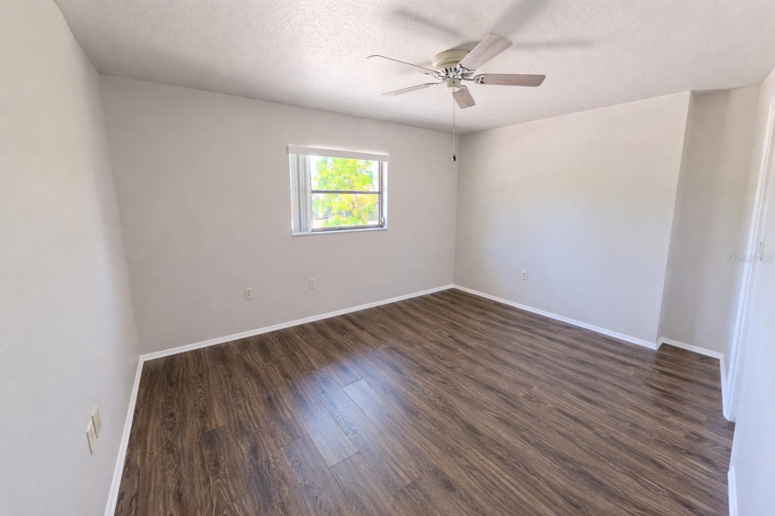 3211 RIVERSIDE DR