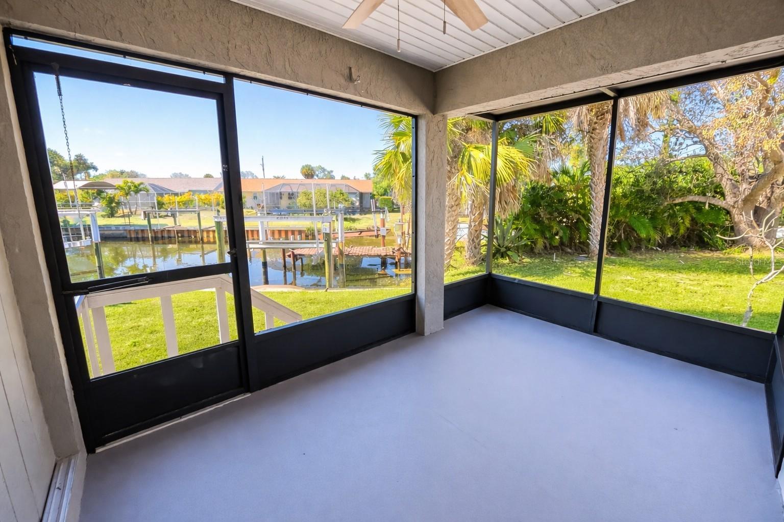 3211 RIVERSIDE DR