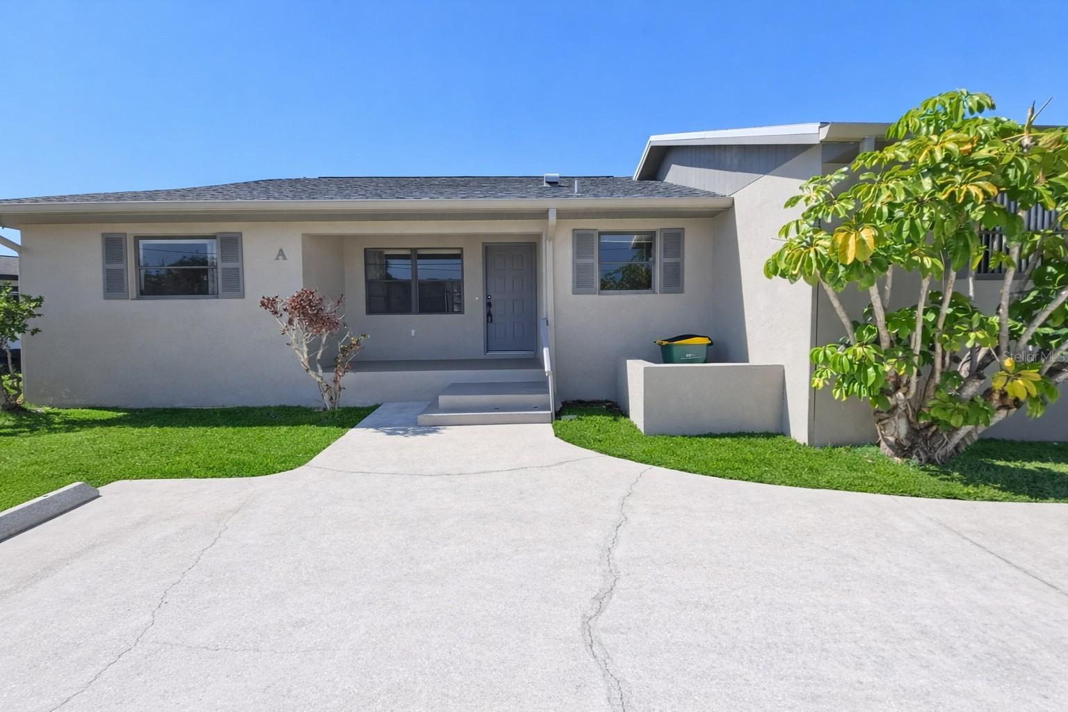 3211 RIVERSIDE DR
