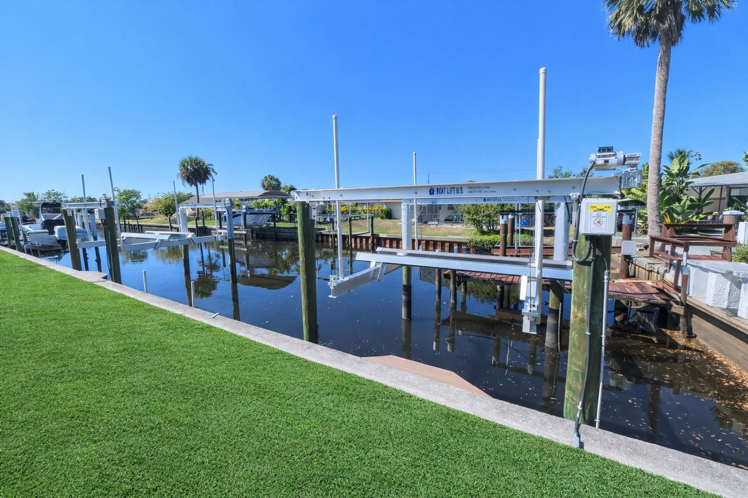 3211 RIVERSIDE DR