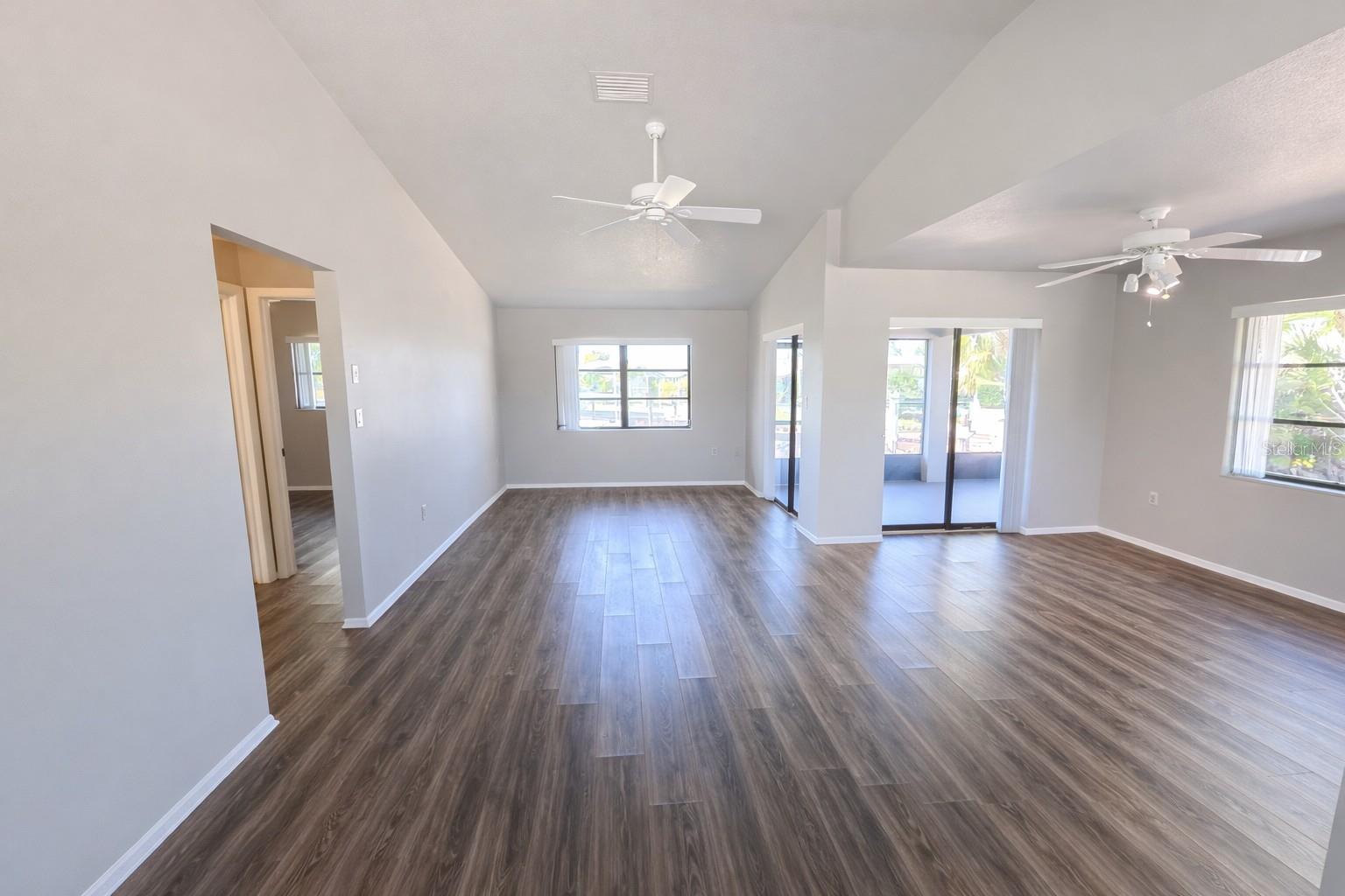 3211 RIVERSIDE DR