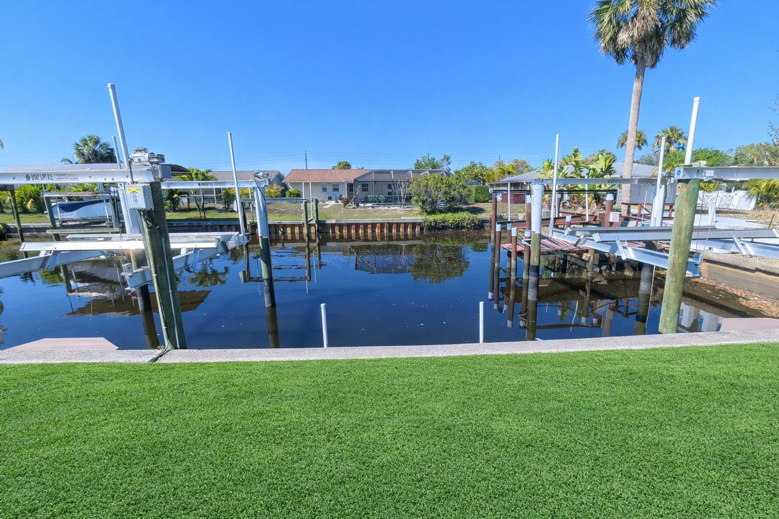 3211 RIVERSIDE DR