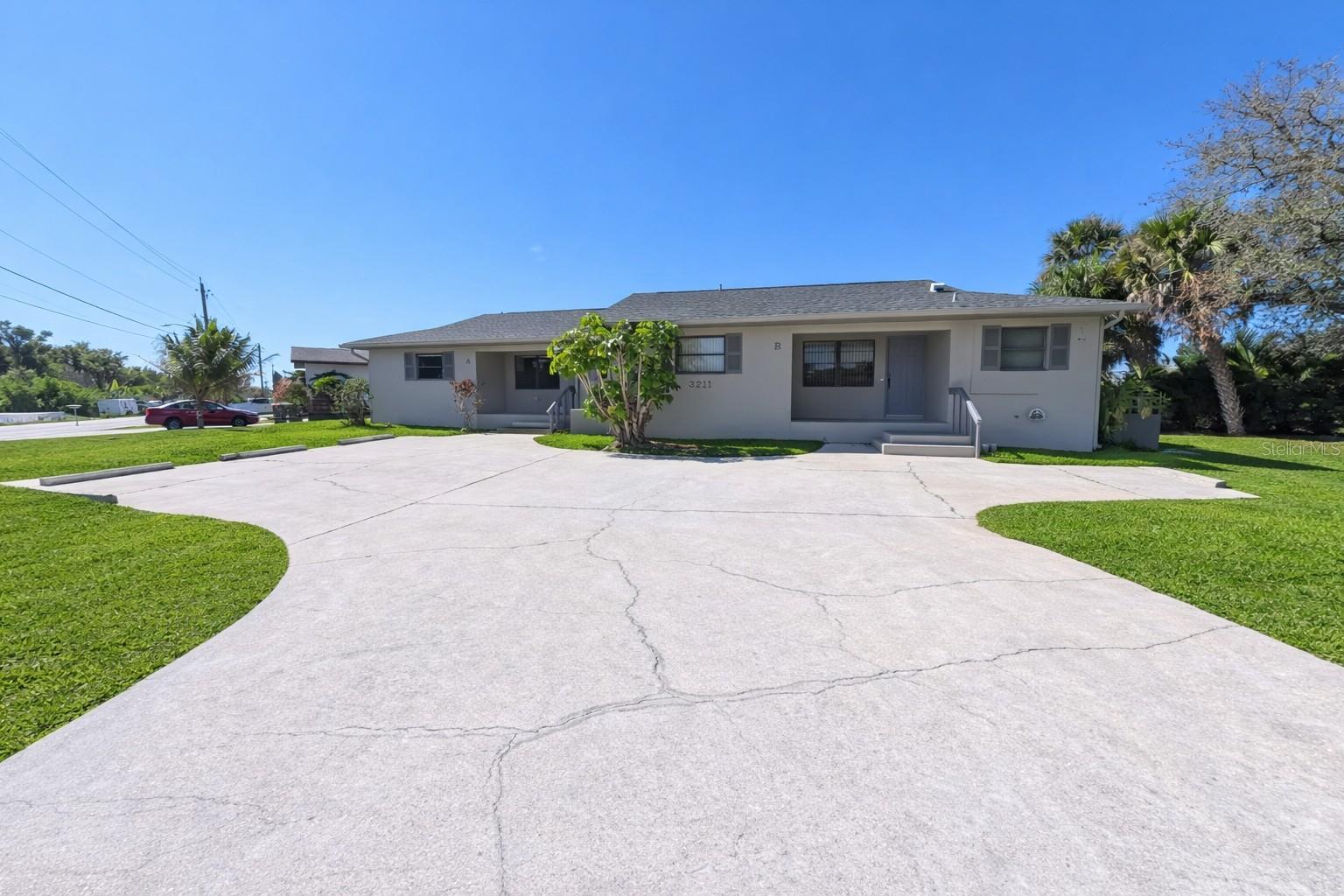 3211 RIVERSIDE DR