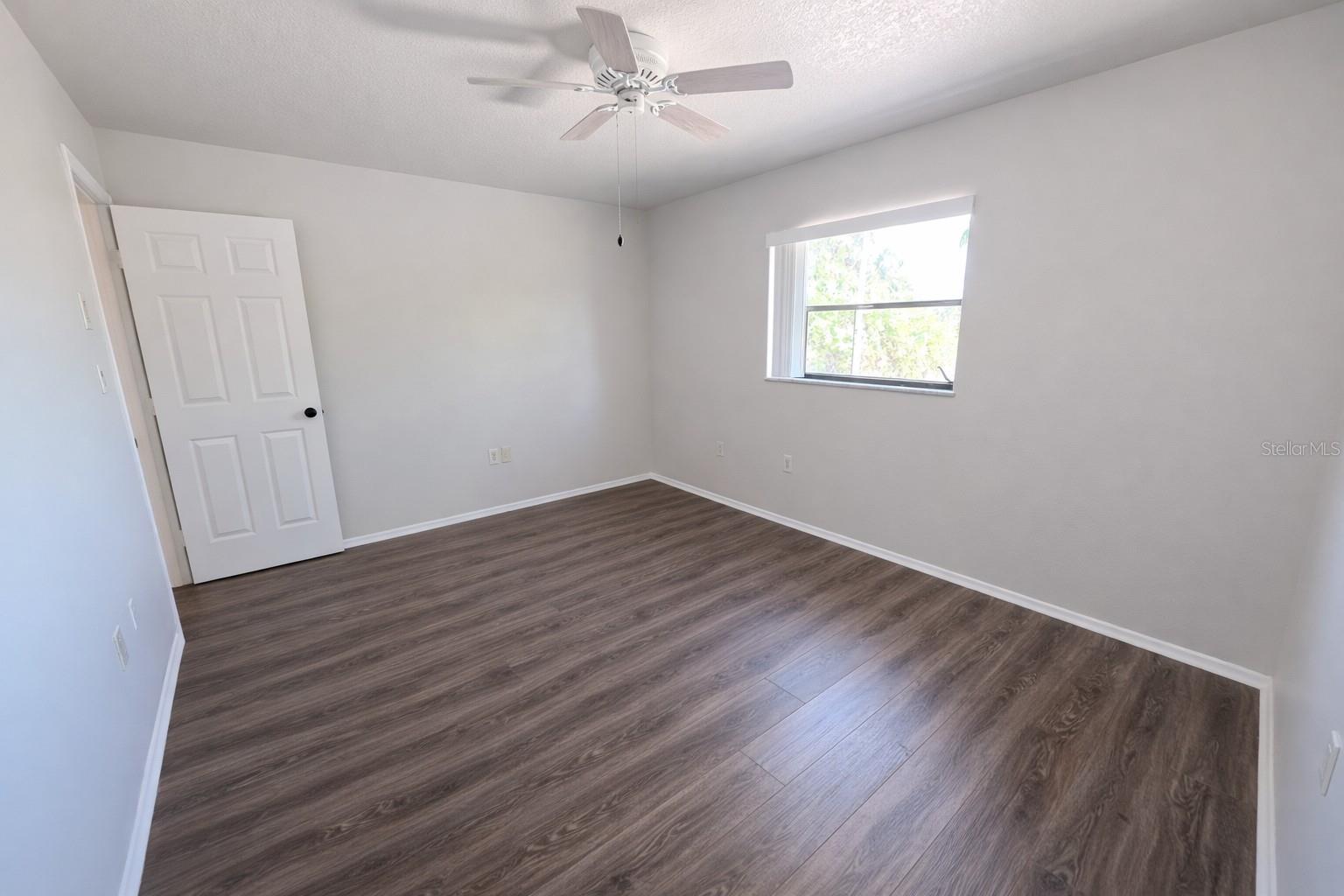 3211 RIVERSIDE DR