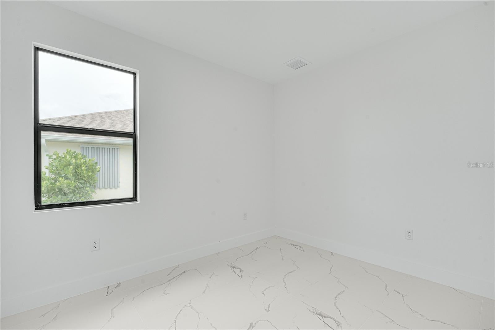 153 AUSTRALIAN DR