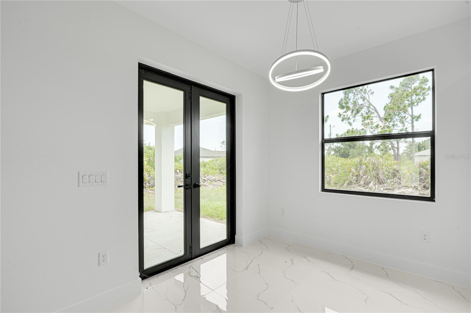 153 AUSTRALIAN DR