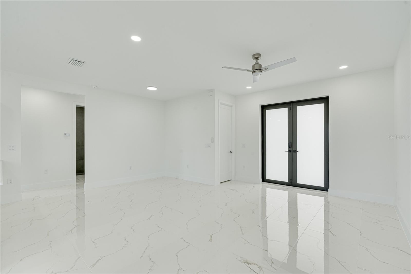 153 AUSTRALIAN DR