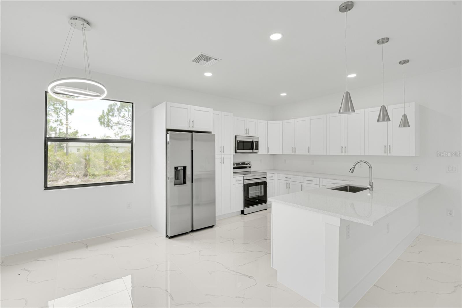 153 AUSTRALIAN DR