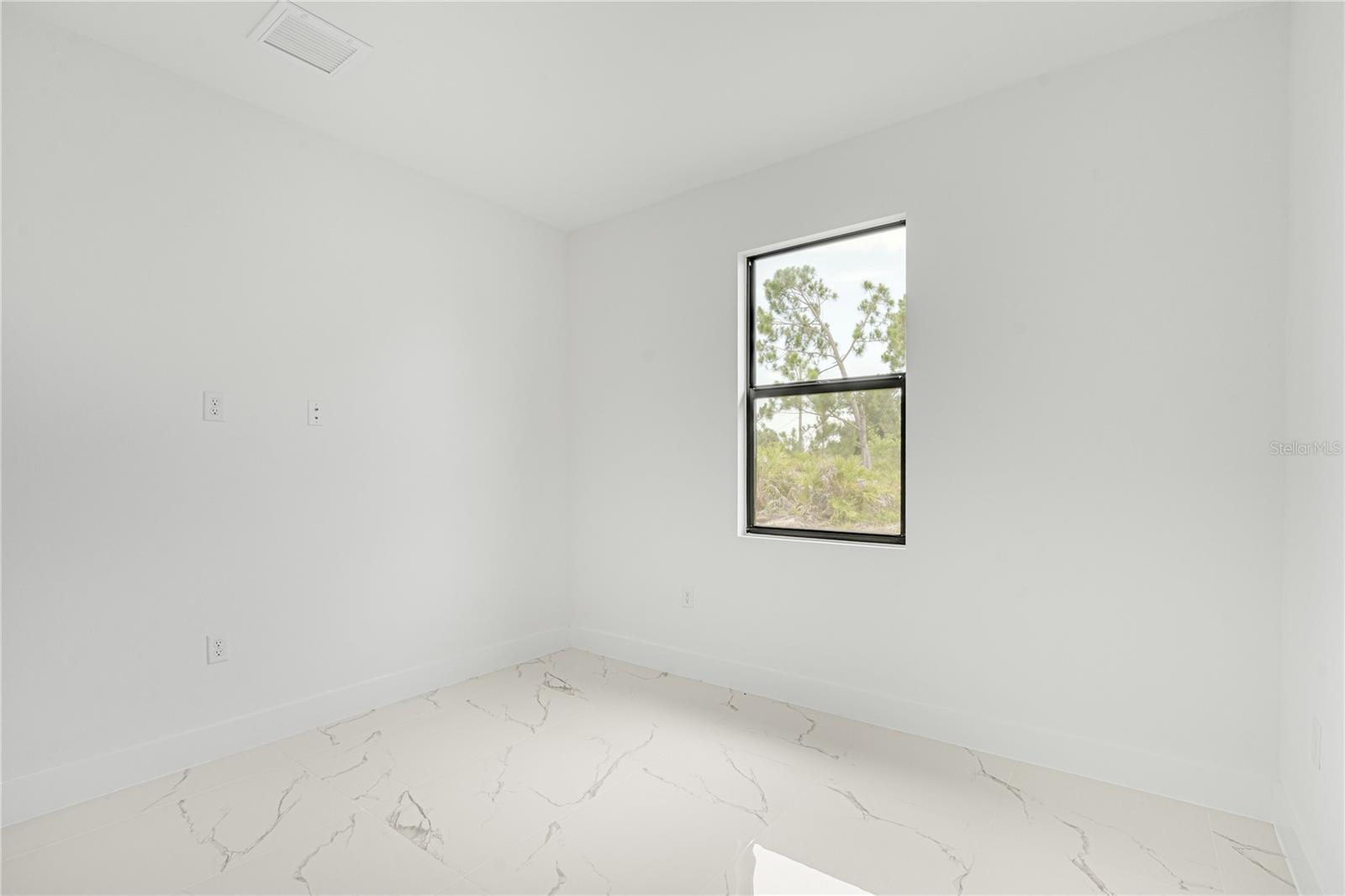 153 AUSTRALIAN DR
