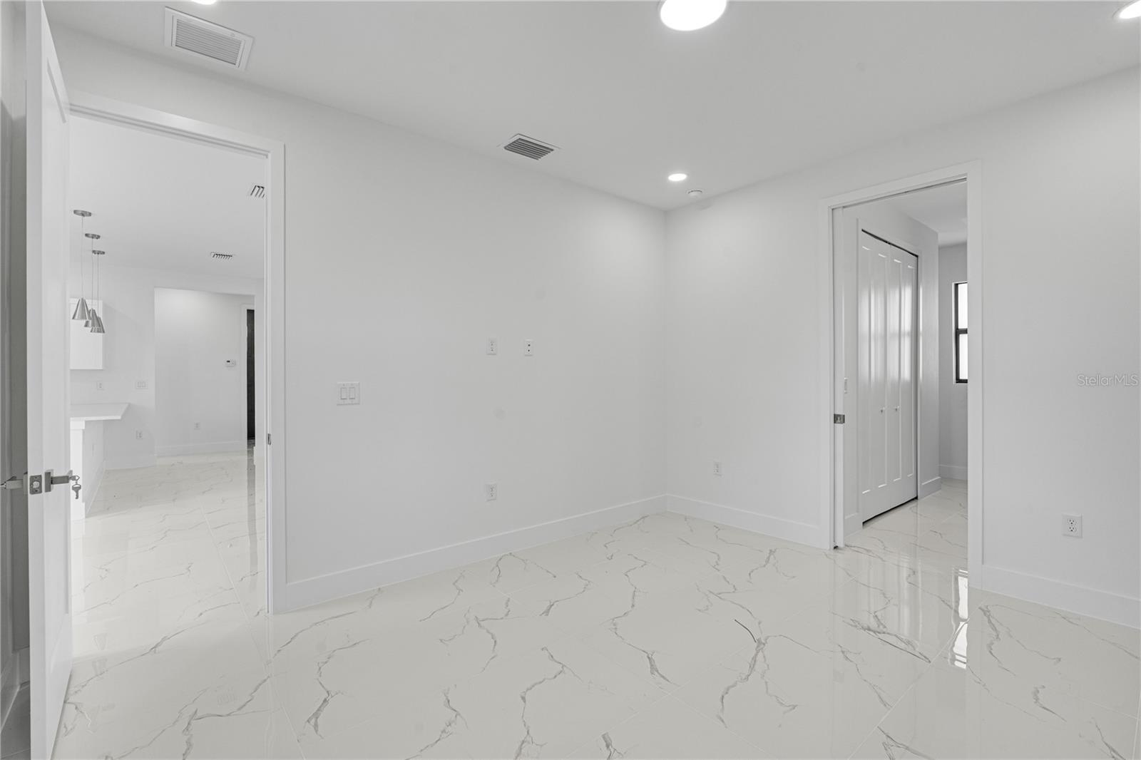 153 AUSTRALIAN DR