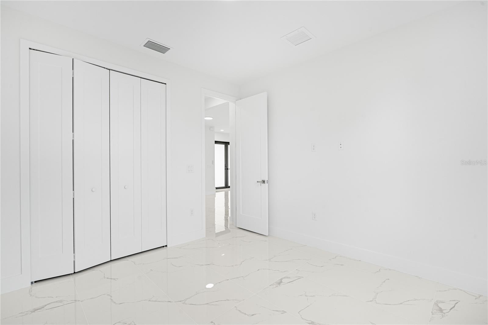 153 AUSTRALIAN DR