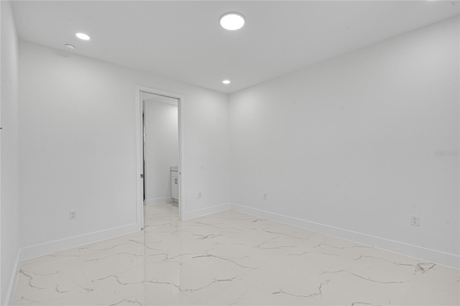 153 AUSTRALIAN DR