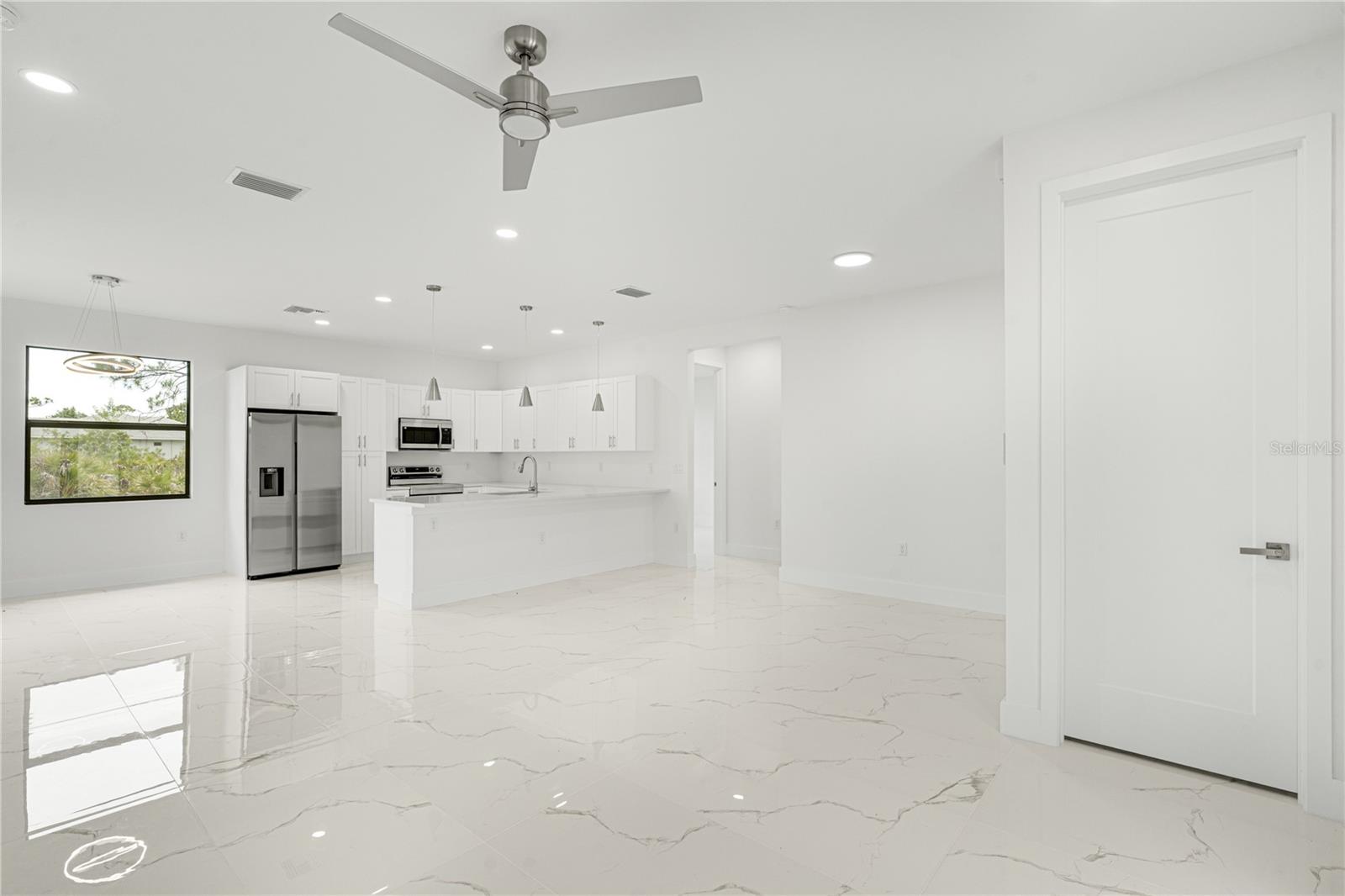 153 AUSTRALIAN DR