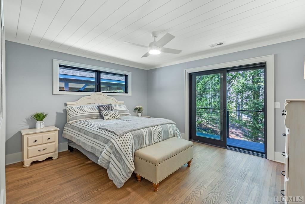 335 Twin Lakes Drive