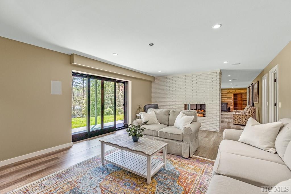 335 Twin Lakes Drive