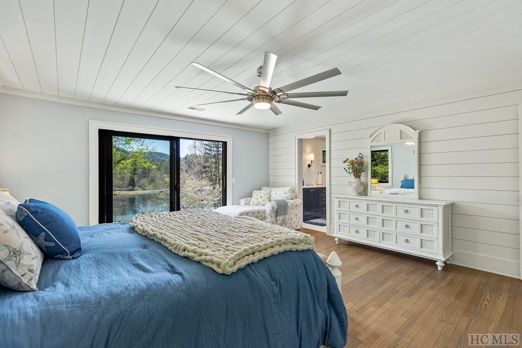 335 Twin Lakes Drive