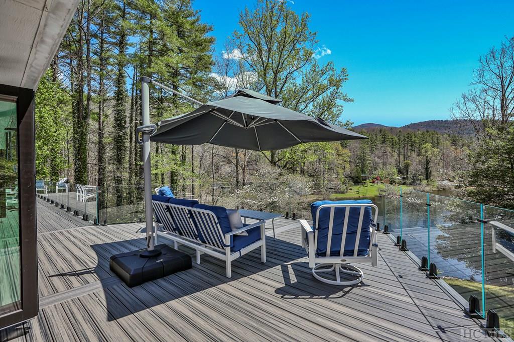 335 Twin Lakes Drive
