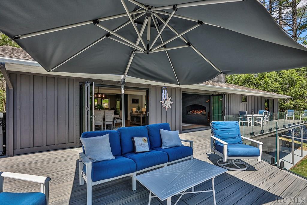 335 Twin Lakes Drive