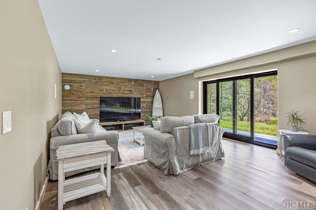 335 Twin Lakes Drive