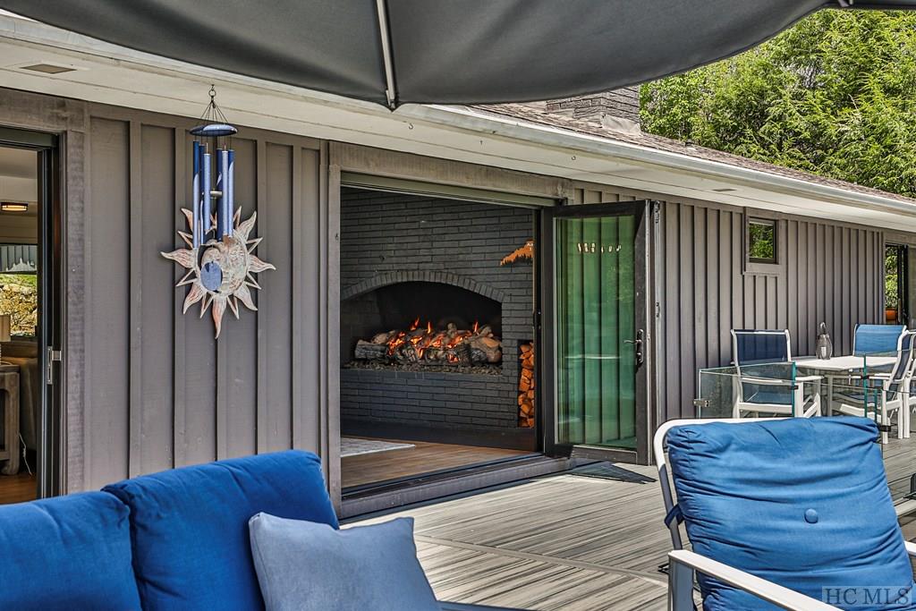 335 Twin Lakes Drive