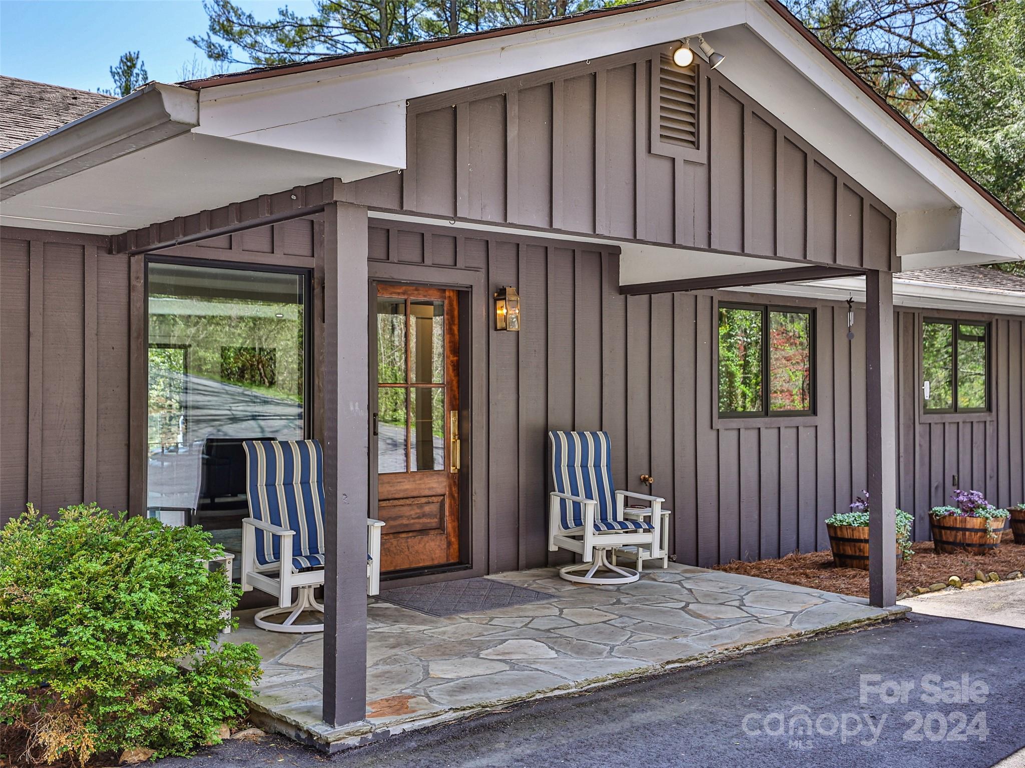 335 Twin Lakes Drive