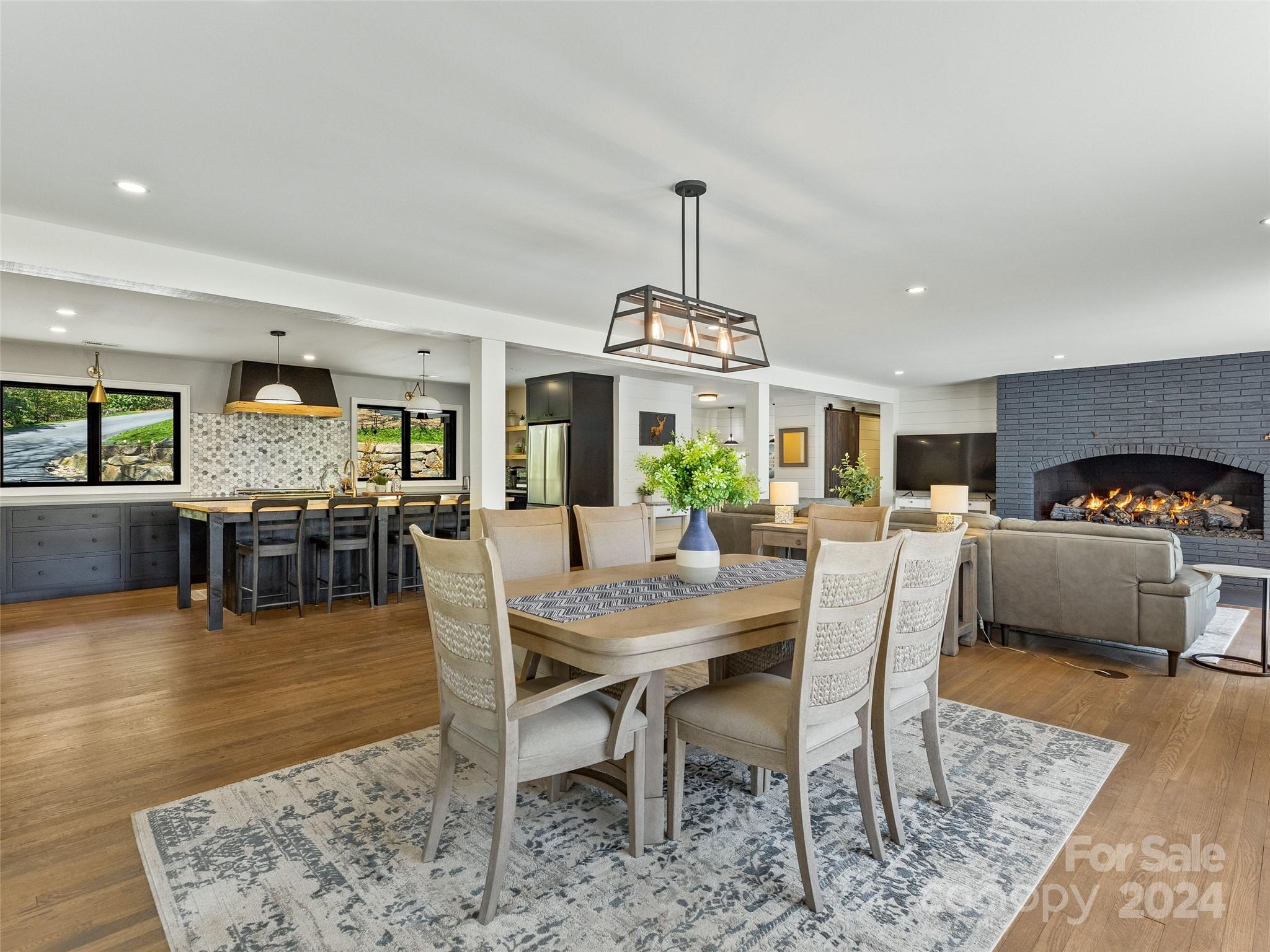 335 Twin Lakes Drive