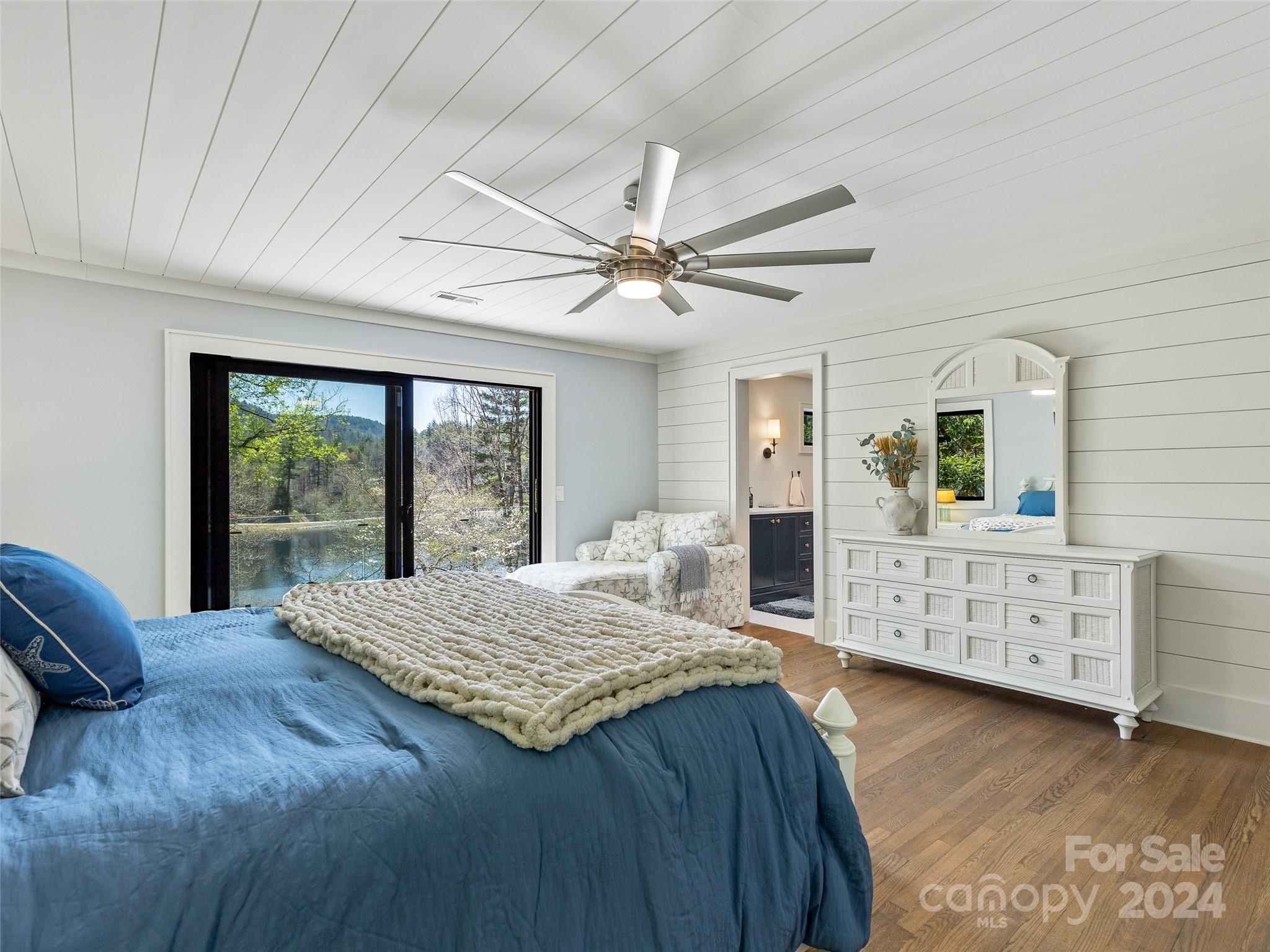 335 Twin Lakes Drive