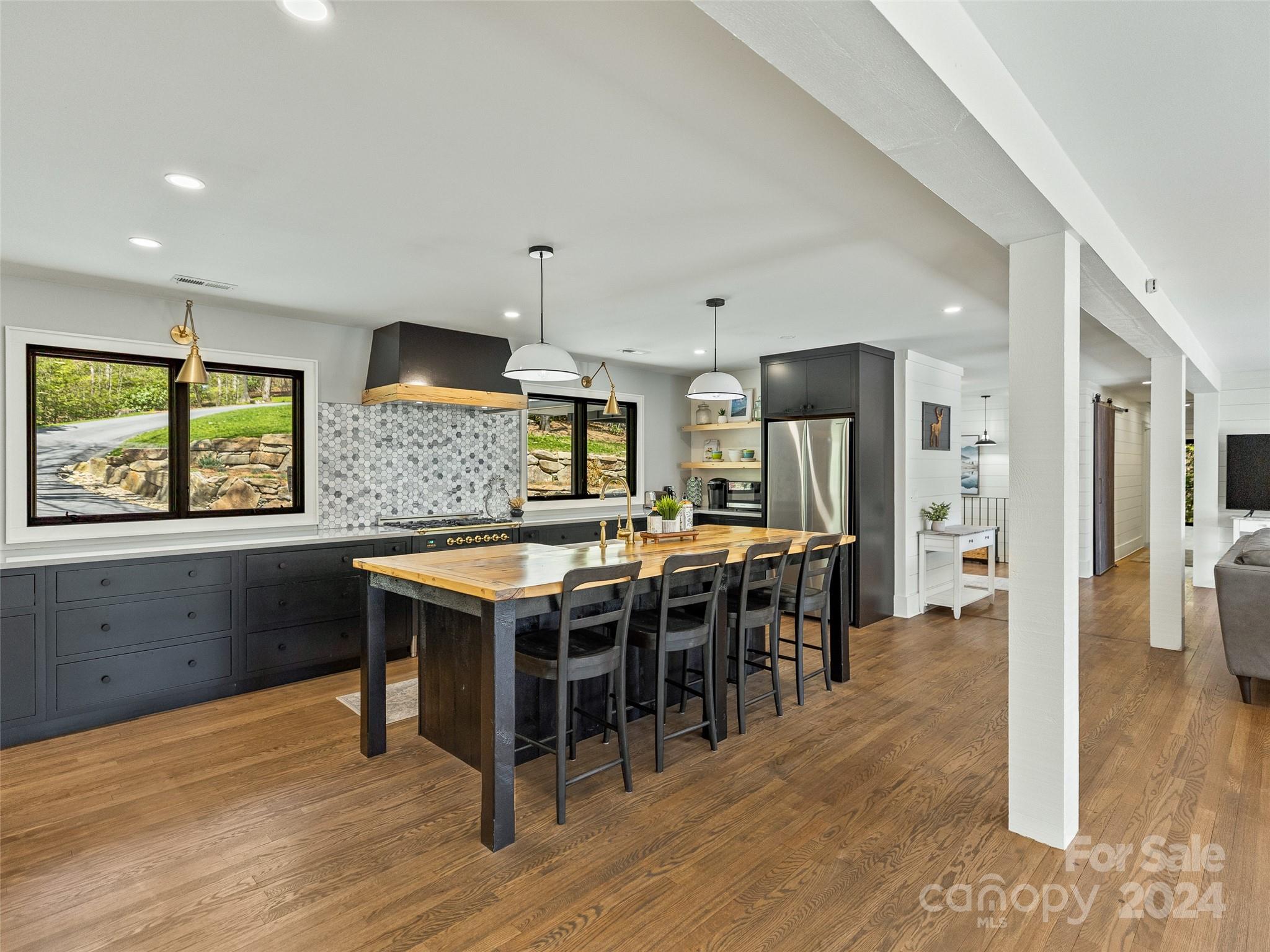 335 Twin Lakes Drive