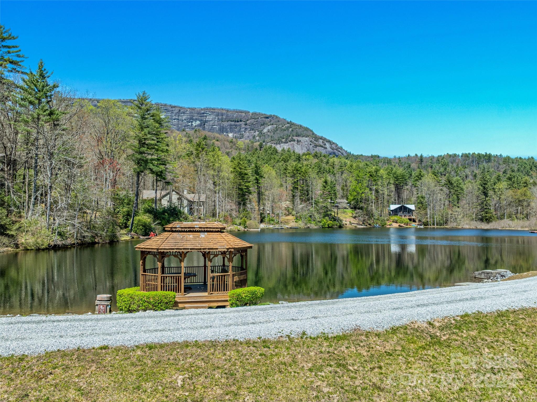 335 Twin Lakes Drive