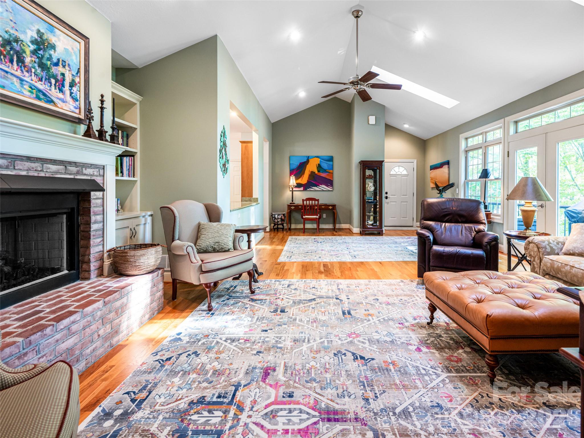 4 Dogwood Glen Circle