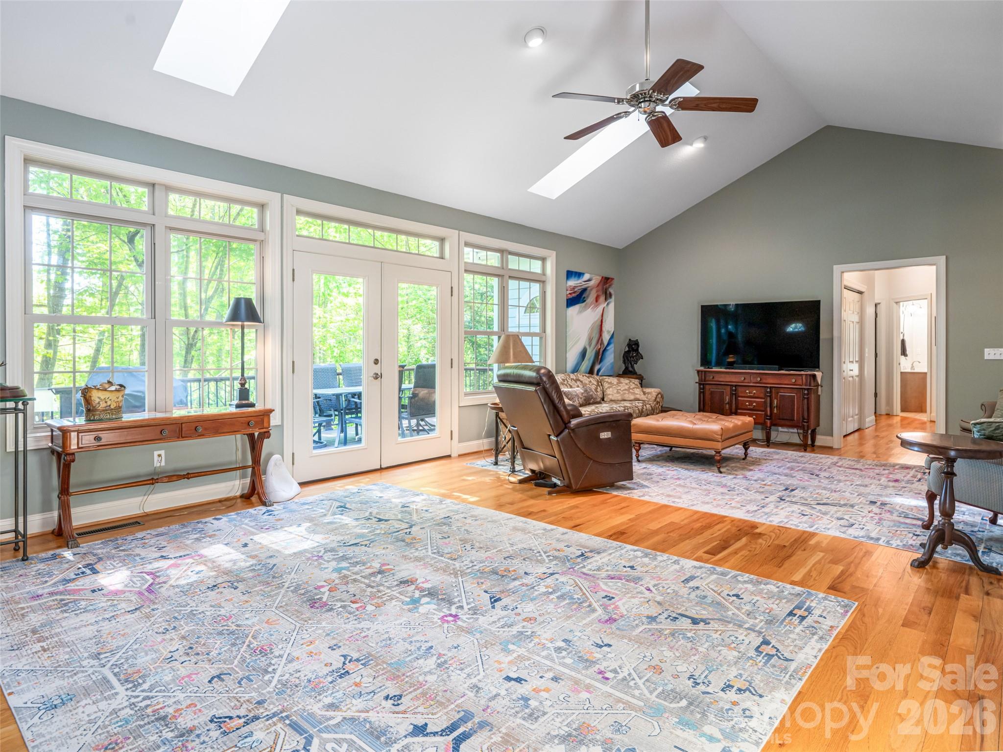 4 Dogwood Glen Circle