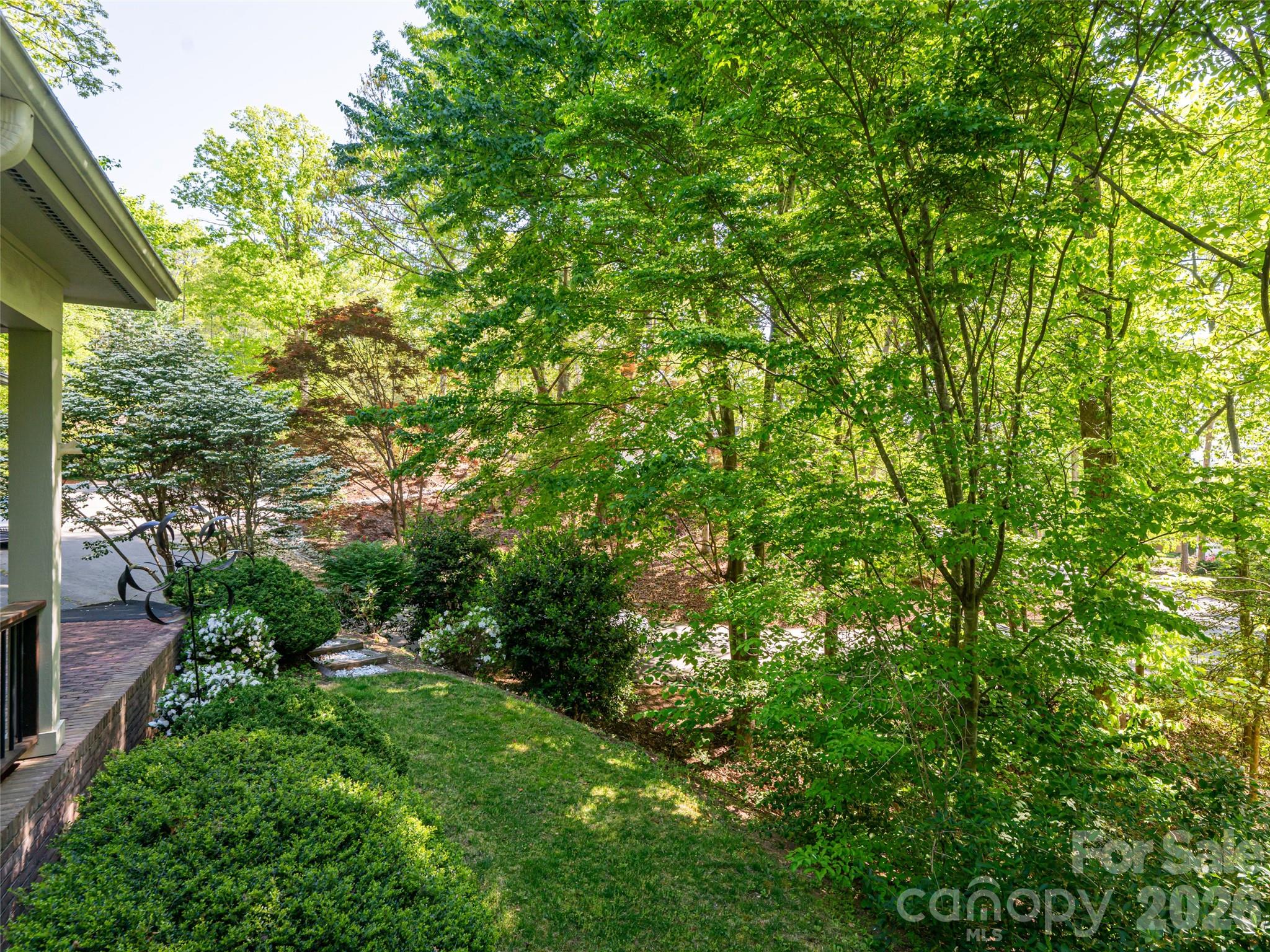 4 Dogwood Glen Circle