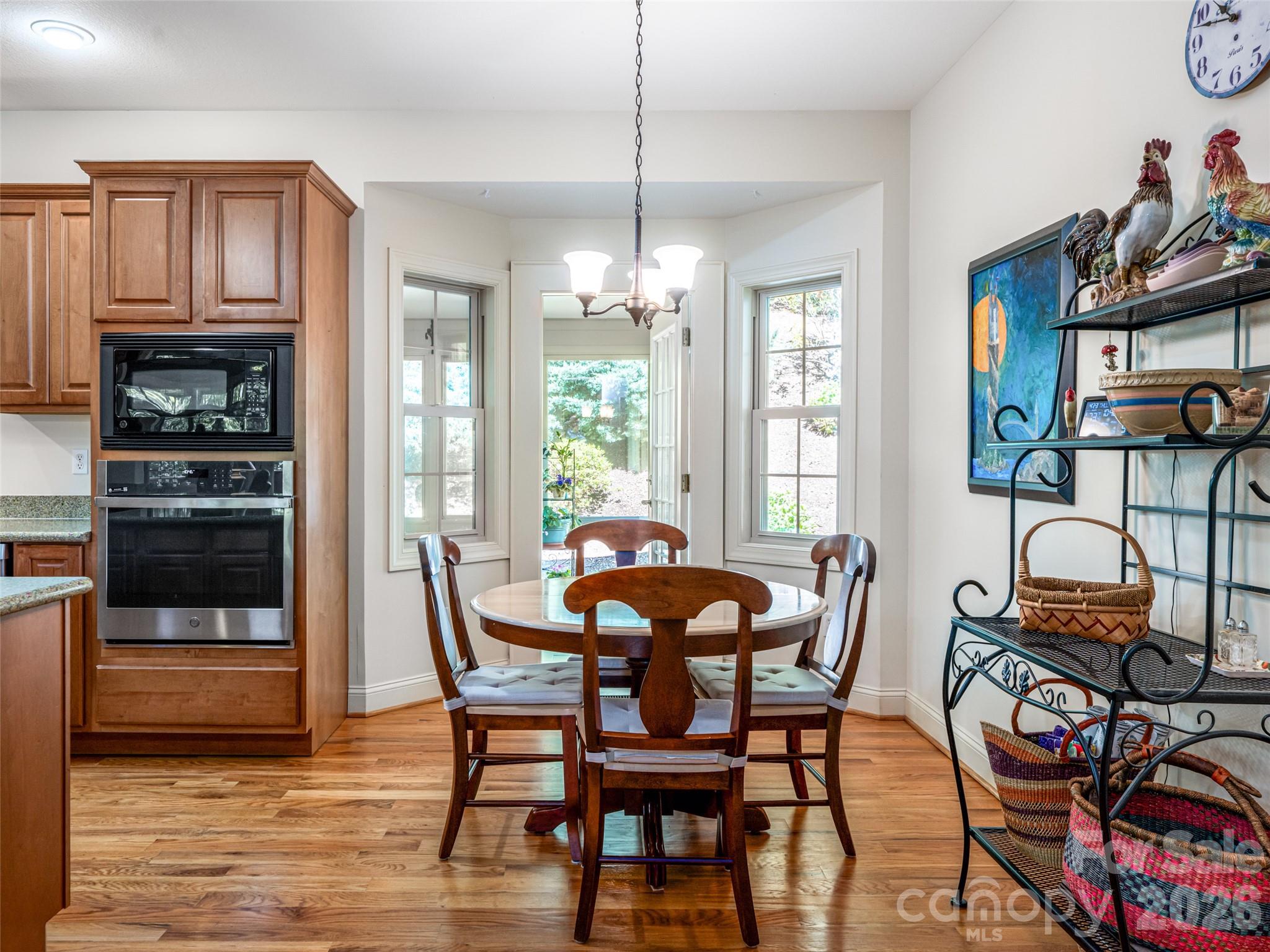 4 Dogwood Glen Circle