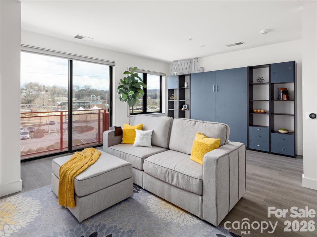 68 Craven Street Unit: 304