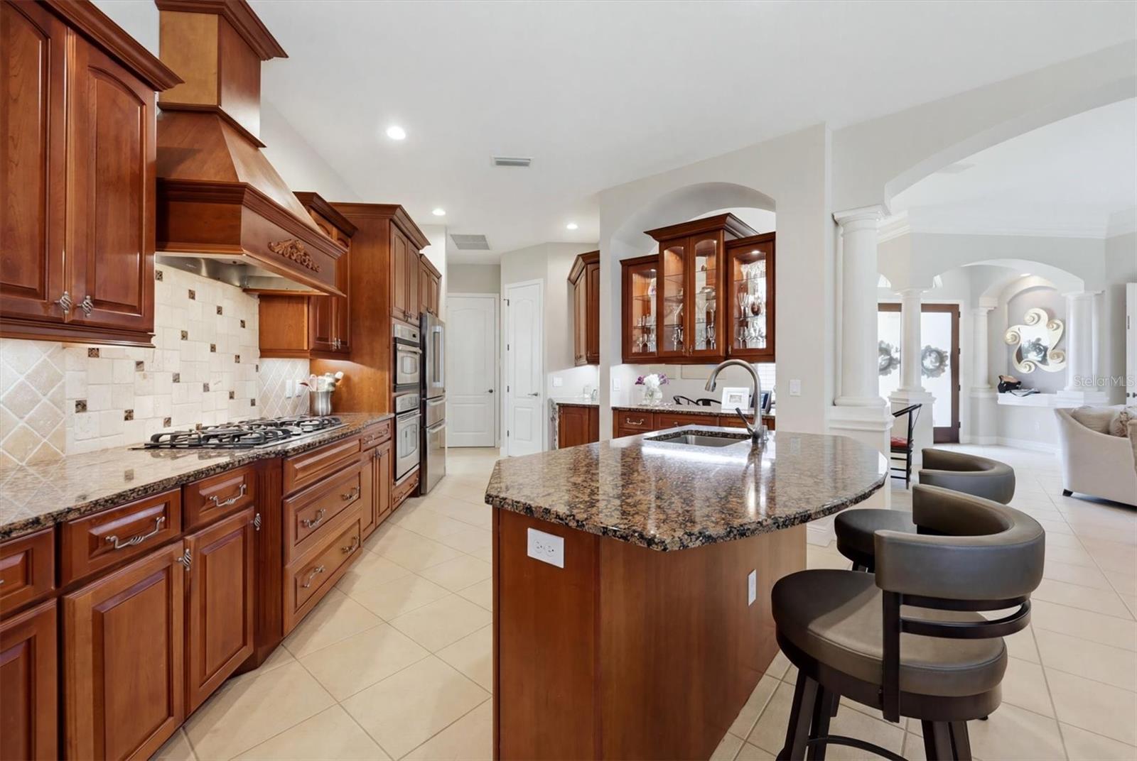 6806 DOMINION LN