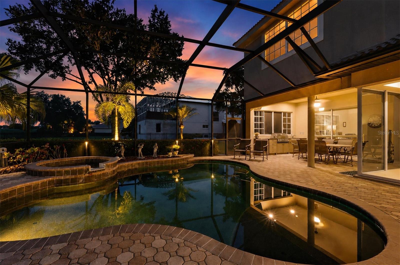 6806 DOMINION LN