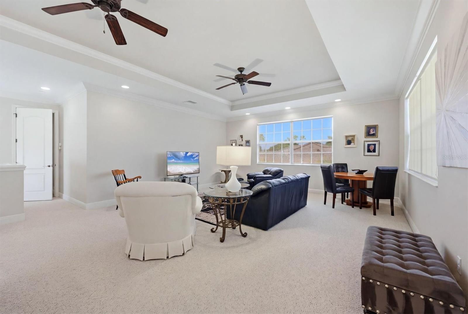 6806 DOMINION LN