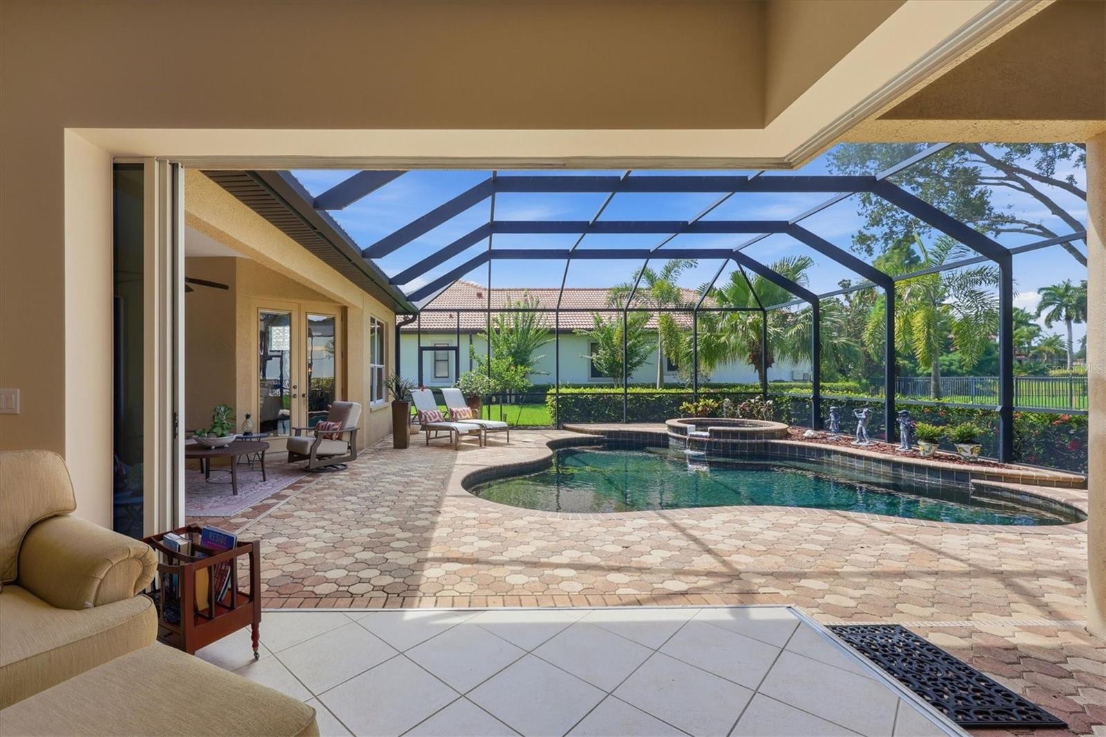 6806 DOMINION LN